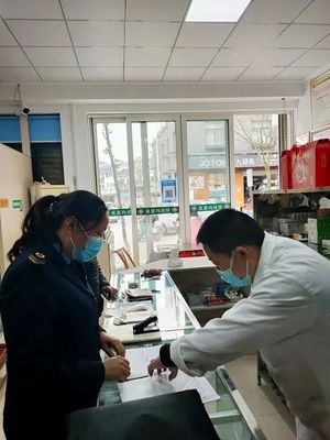 武陵源區(qū)衛(wèi)生計生綜合監(jiān)督執(zhí)法局開展醫(yī)療機(jī)構(gòu)疫情防控專項(xiàng)監(jiān)督檢查