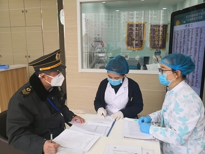 戰(zhàn)&ldquo;疫&rdquo;一線那一抹衛(wèi)監(jiān)&ldquo;藍&rdquo;-嶗山區(qū)衛(wèi)生健康局綜合監(jiān)督執(zhí)法局戰(zhàn)&ldquo;疫&rdquo;情